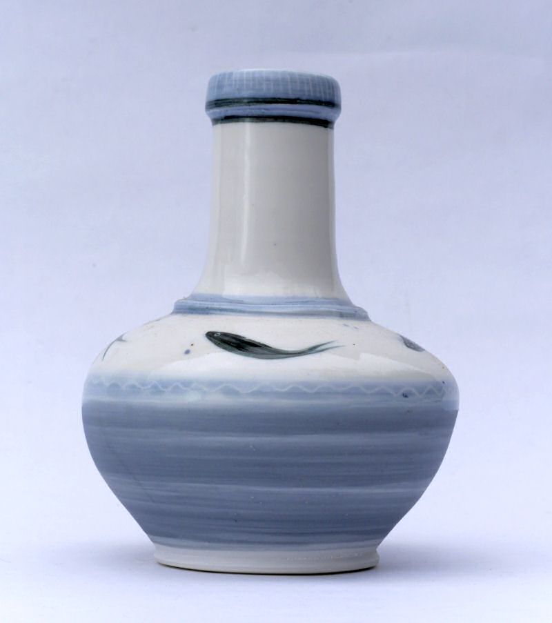 Deborah Prosser - Limoges porcelain vase, Terra Sigillata